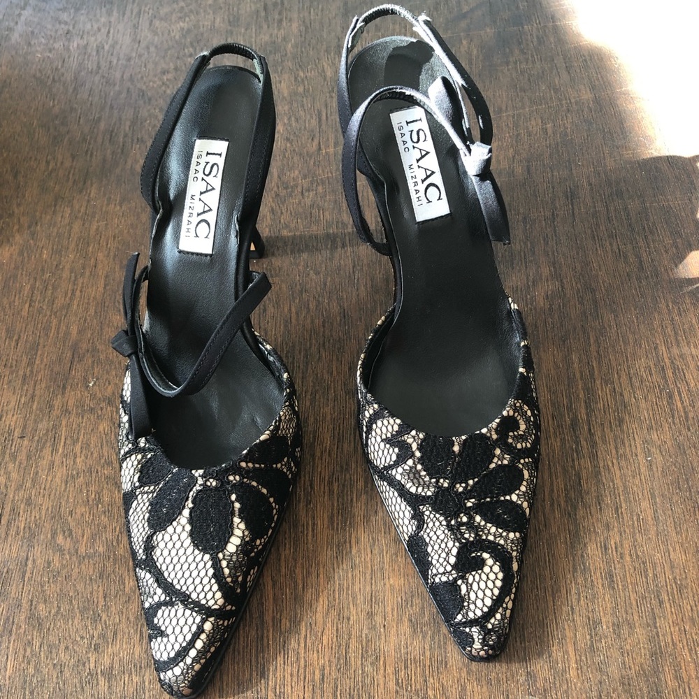 Isaac Mizrahi Lace Pumps